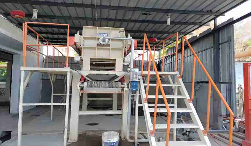 压泥机自动拉板带输送带操作平台